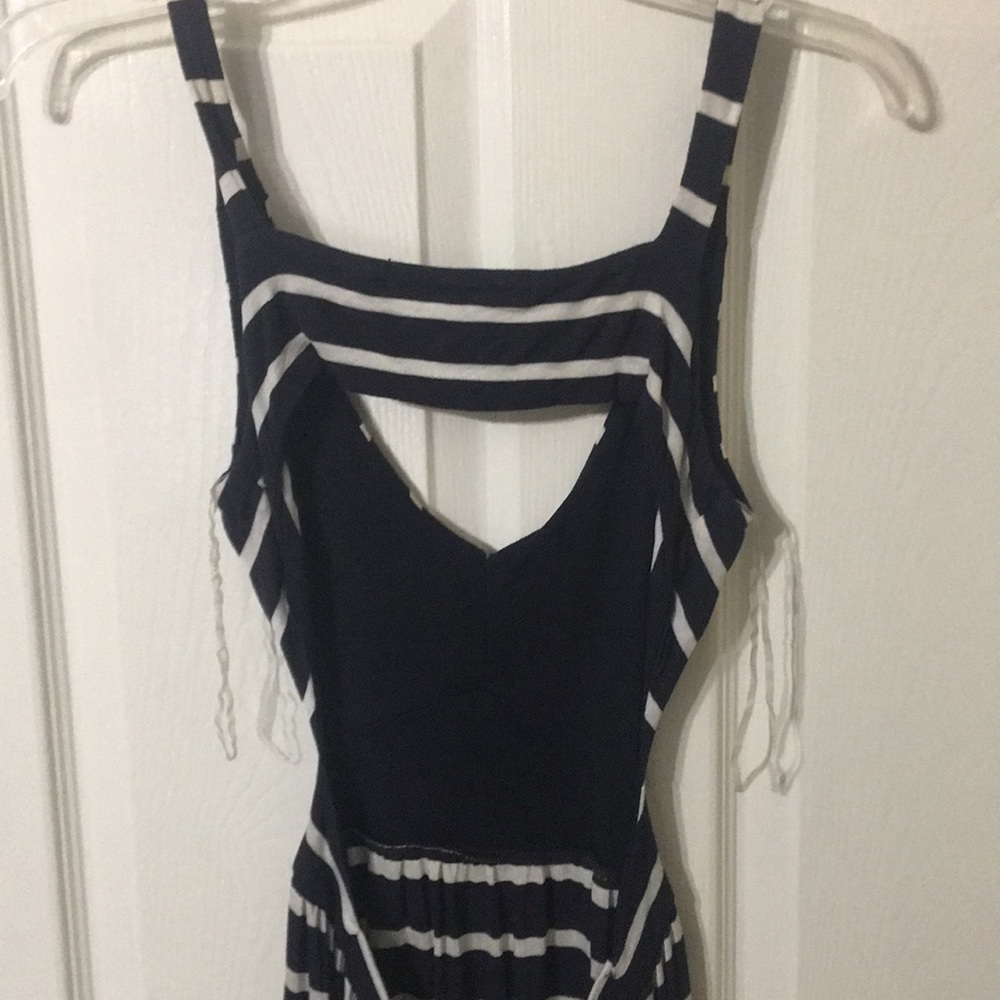 Dress backless - Picture 3 of 3